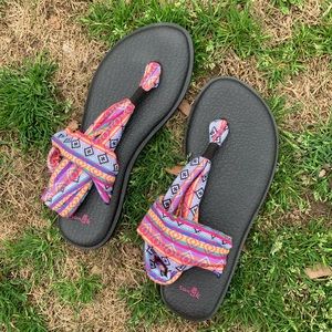Sanuk multicolored yoga sling sandals